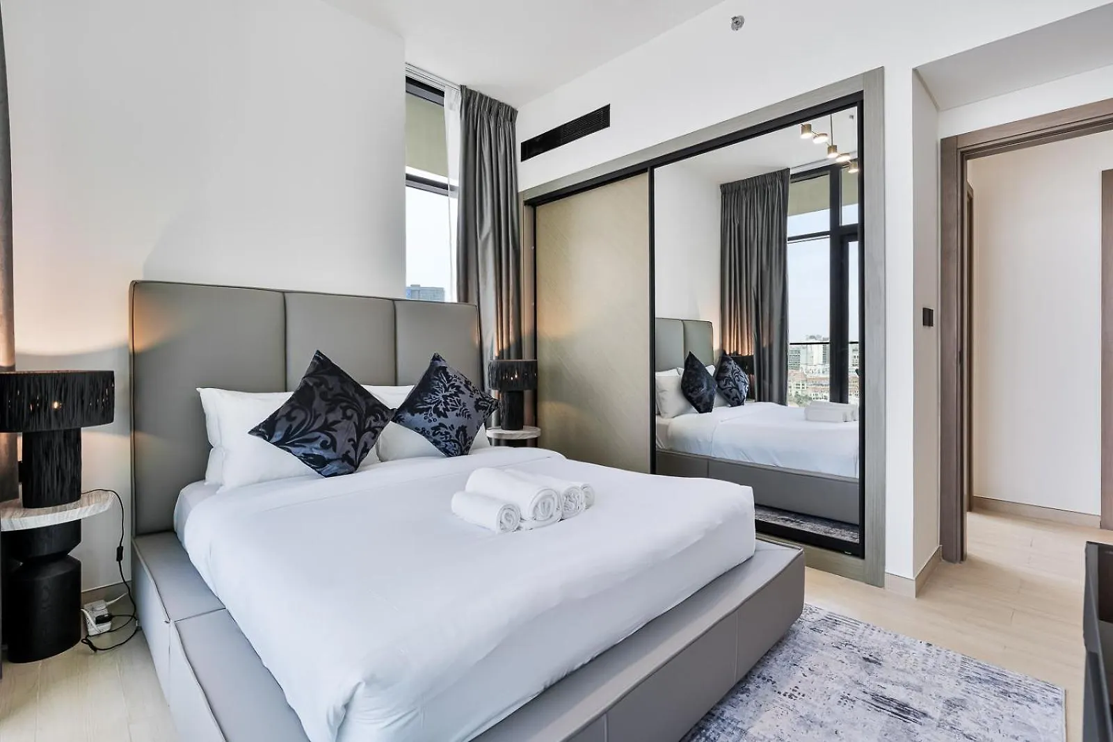 Apartment Luxury 3Br Apt With Pool And Gym Dubai United Arab Emirates