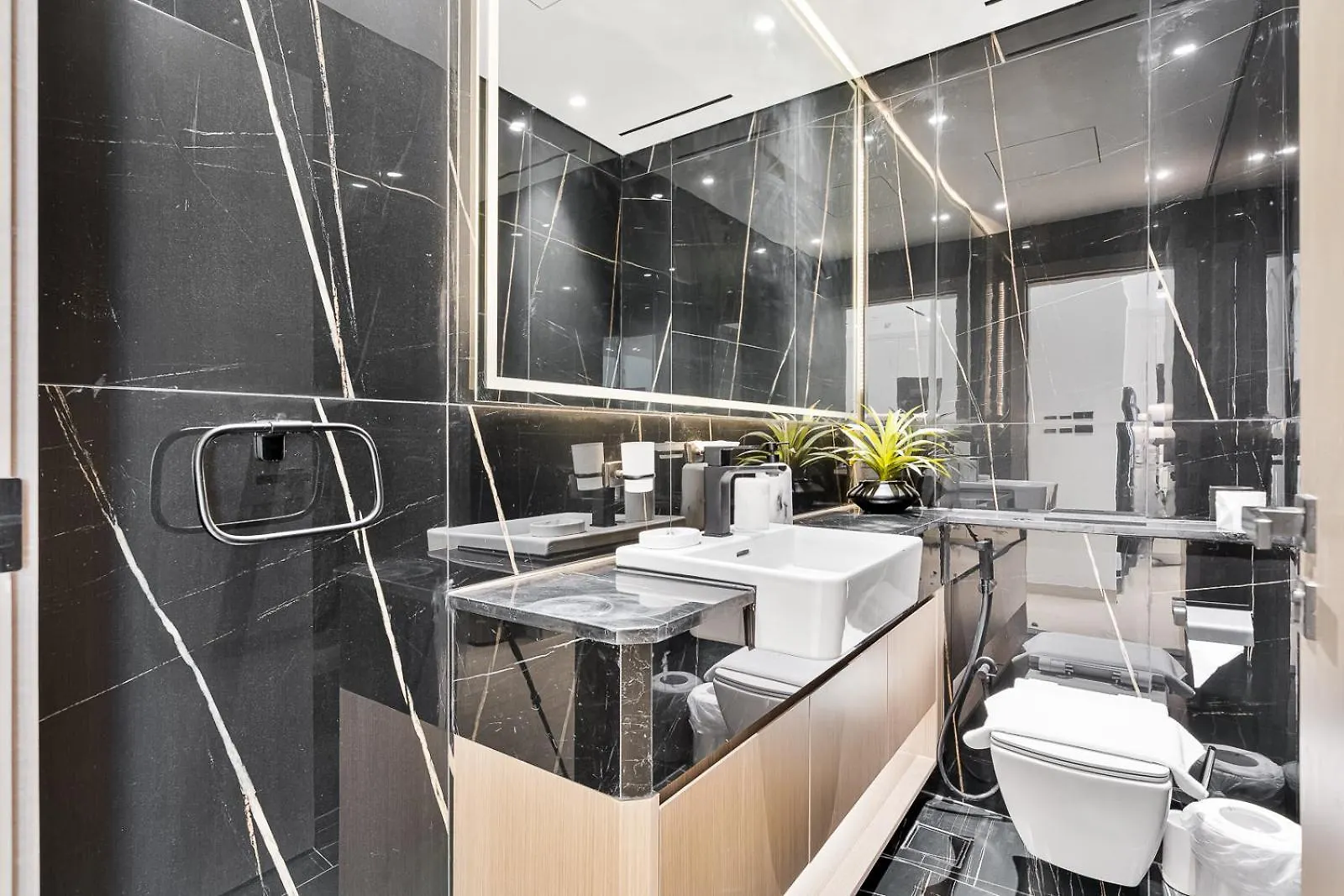Luxury 3Br Apt With Pool And Gym Dubai United Arab Emirates