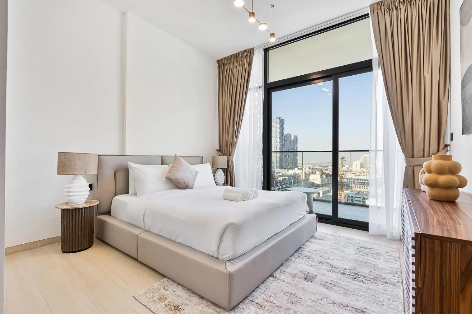 Luxury 3Br Apt With Pool And Gym Dubai 0*,