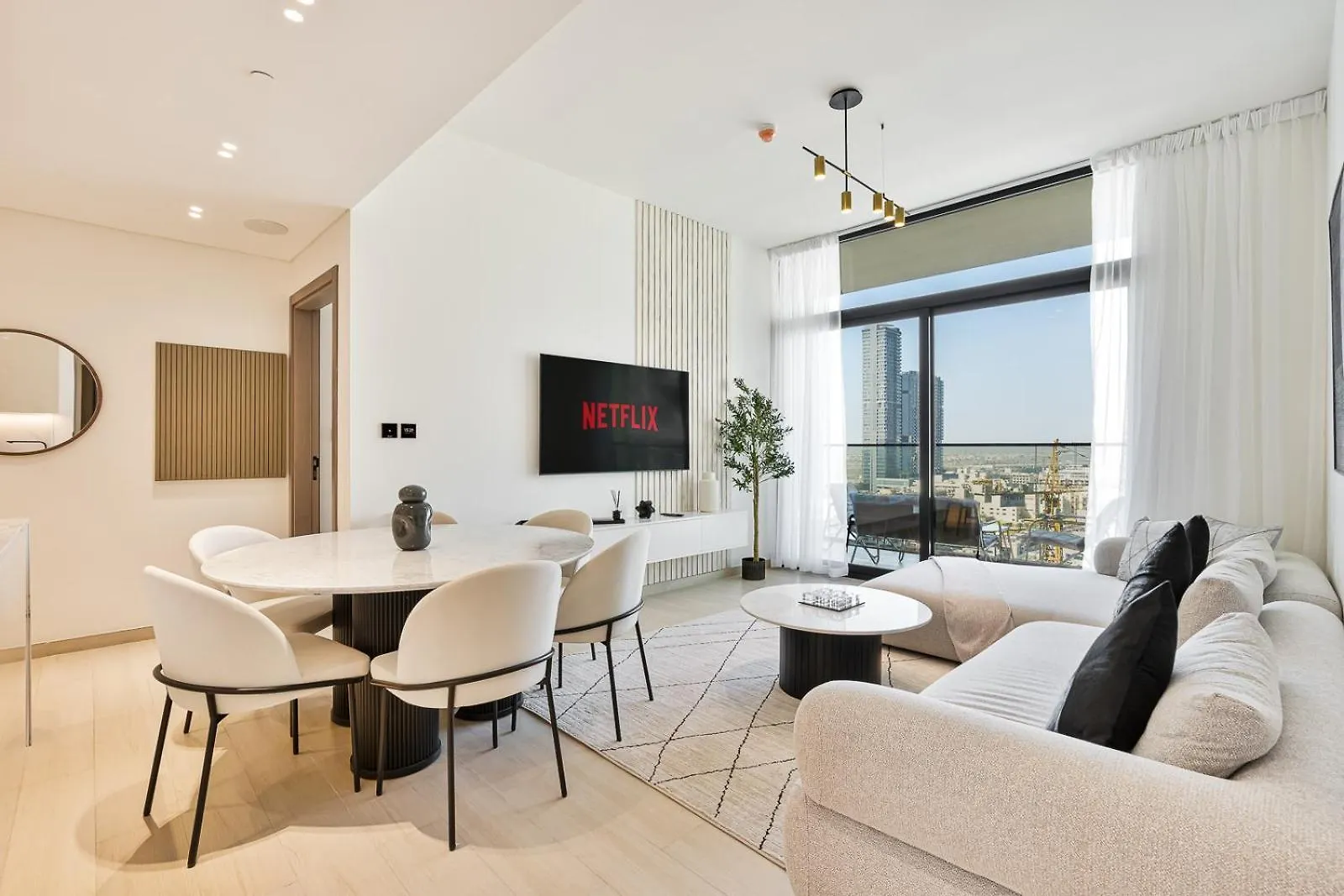 Luxury 3Br Apt With Pool And Gym Dubai