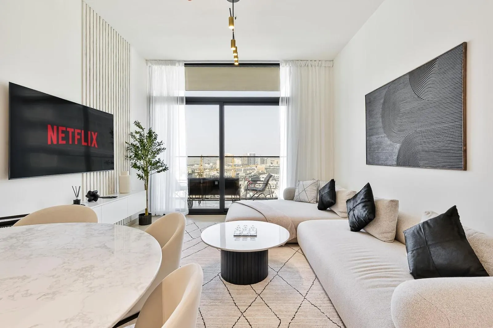 Luxury 3Br Apt With Pool And Gym Dubai Apartment