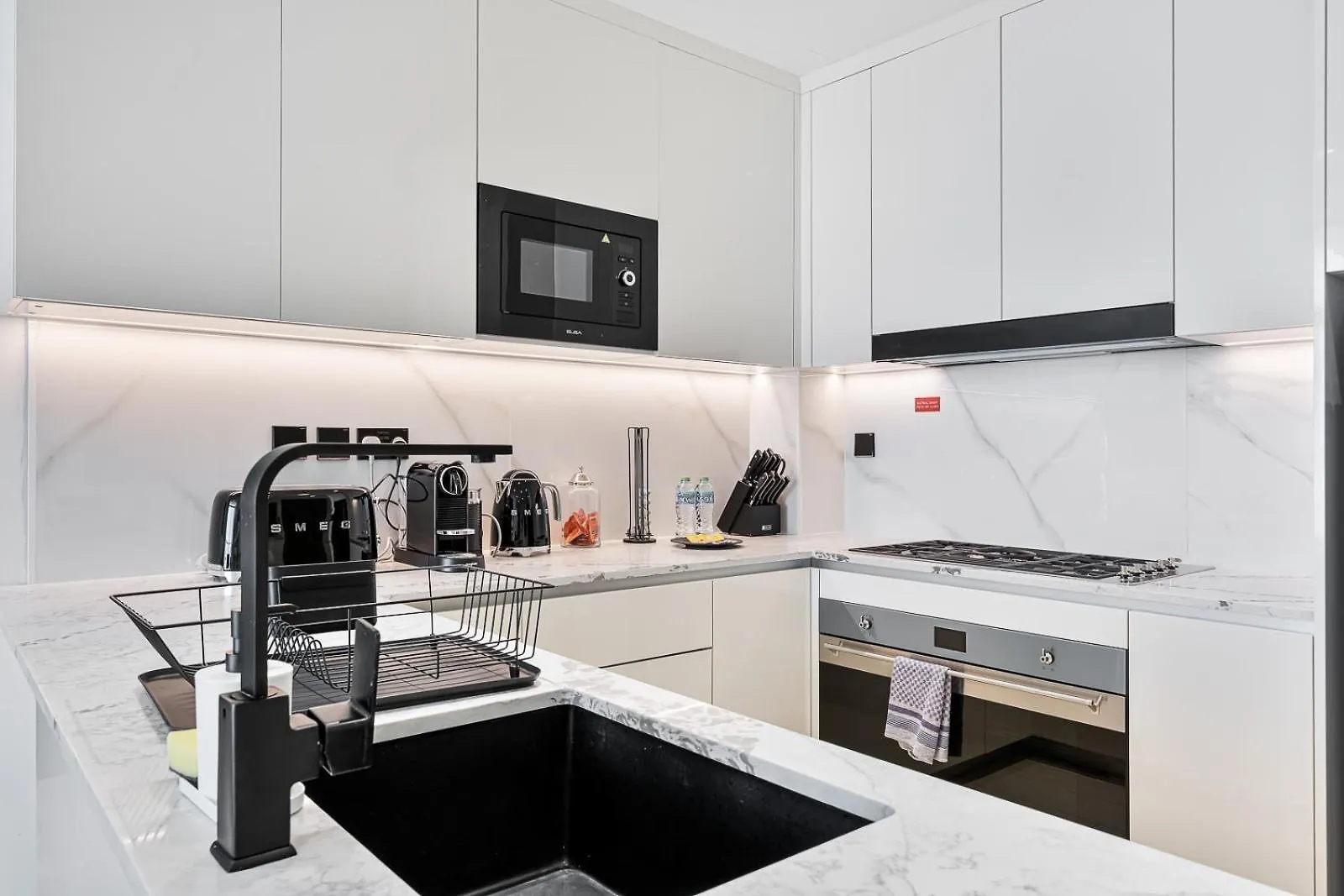 Luxury 3Br Apt With Pool And Gym Dubai
