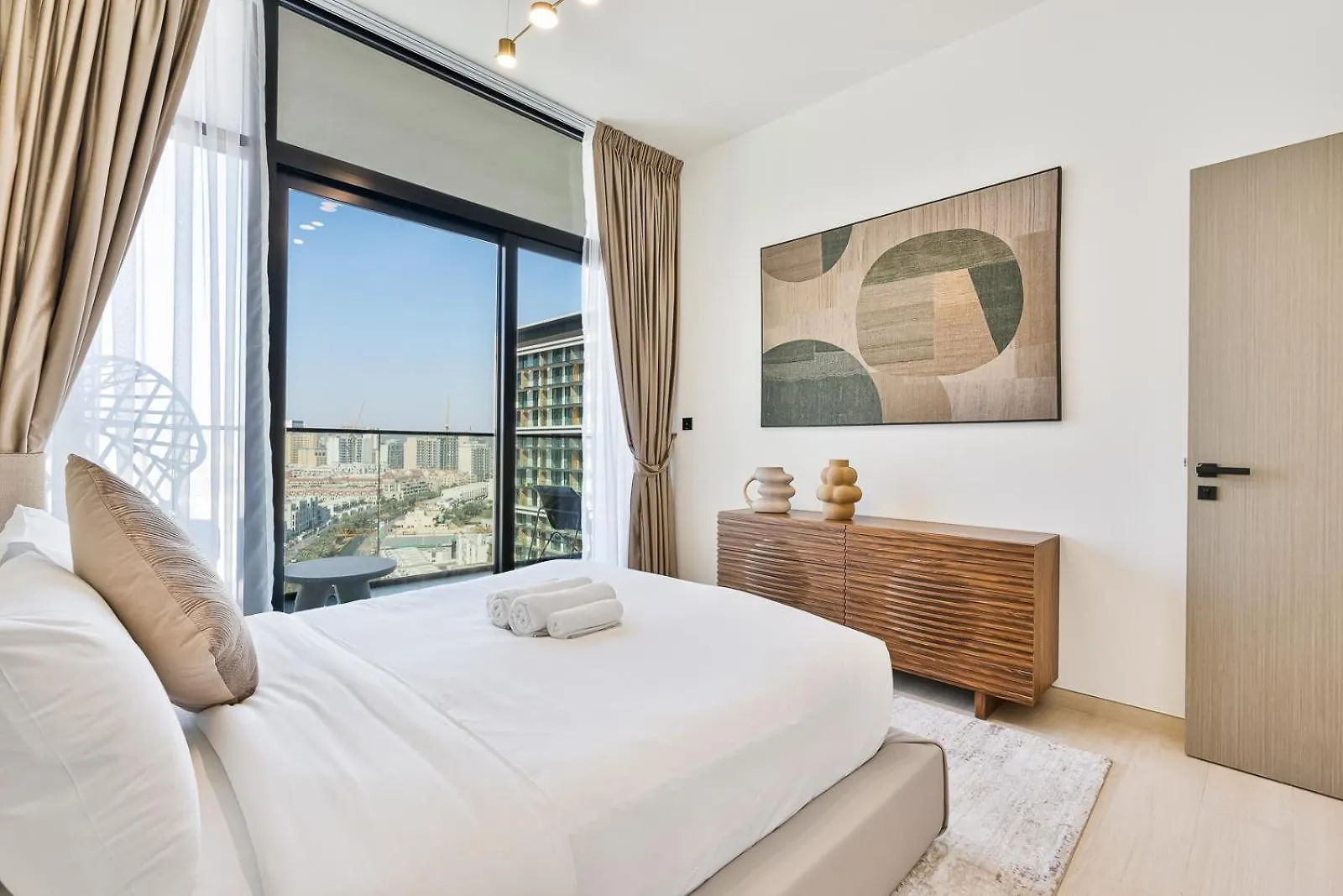Luxury 3Br Apt With Pool And Gym Dubai Apartment
